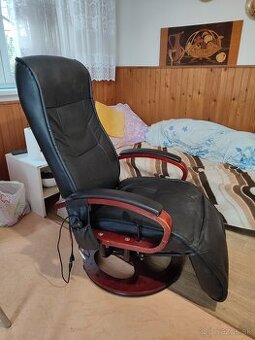 Elektricke masažne polohovatelne relaxačne kreslo.