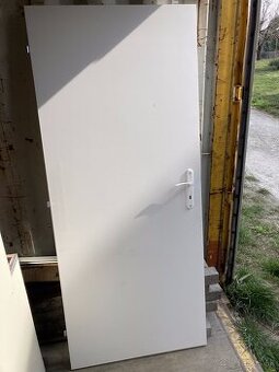 Dvere 2 x 80 - ky ľave cena za kus 20 eur -