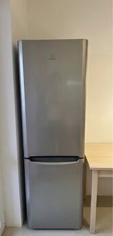 Predám chladničku značky Indesit.