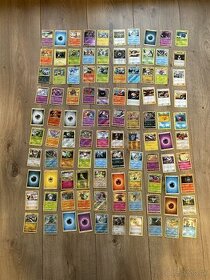 100 Pokémon Kariet