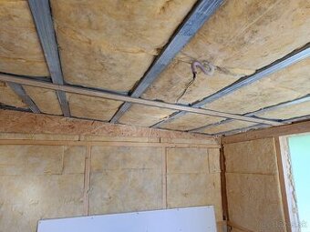 Predám lacno minerálnu izoláciu cca 65 m2 + polystyren 12 m2