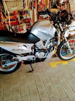 Honda transalp 650