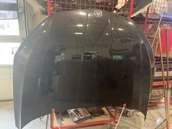 Škoda Octavia 4 predná kapota