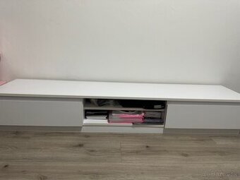 Komoda pod TV
