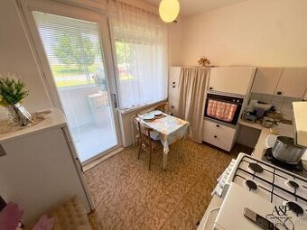 NA PREDAJ 2 IZB. BYT S LOGGIOU, 64M2, SOTINSKÁ UL., SENICA