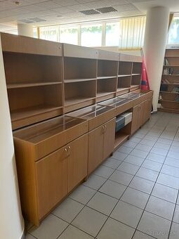 Darujem za odvoz nábytok na predajňu