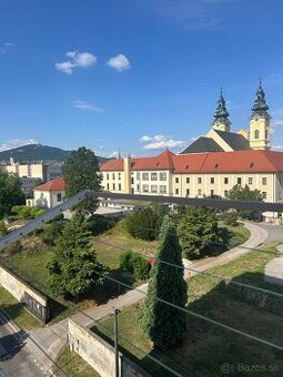 Predám 2i byt v úplnom centre NR s krásnym výhľadom
