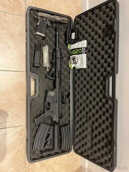 Airsoft samopal a pištol