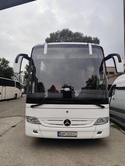 Čelné sklo pre autobus Setra 415GTHD/ Mercedes Tourismo