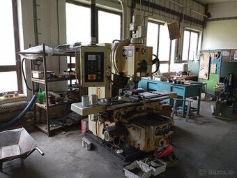 Univerzálná fréza