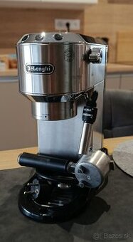 Kávovar Delonghi dedica