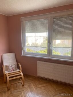 Prenajmem jedno miesto v krásnom byte s výhľadom na hrad