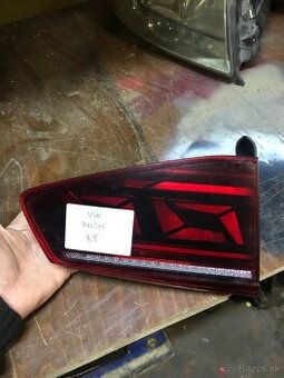 VwPassat B8 ľavý svetlomet