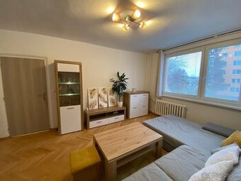 Prenájom 2-izbového bytu – 56 m², Matica slovenská