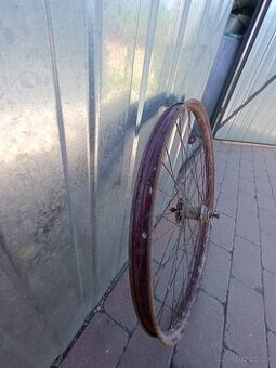 Predám koleso na bicykel.