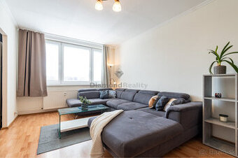 NA PREDAJ PRAŽSKÝ 3 IZBOVÝ BYT S VEĽKOU LODŽIOU