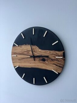 Olivové epoxidové hodiny