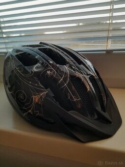 Krásna dámska prilba iba 5e