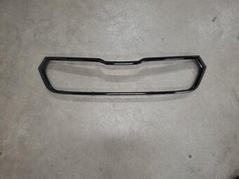 Škoda KODIAQ 2021-2024 rámik prednej masky ČIERNY