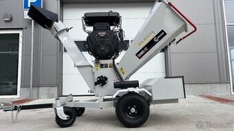 Profesionálny štiepkovač dreva