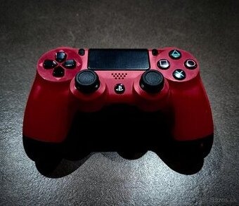 KRÁSNY OVLÁDAČ NA PS4 vo farbe MAGNA RED (ČERVENÁ) 🔴