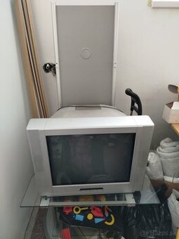 Stojan na televizor