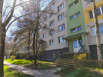 Klimatizovaný 4- izbový byt s balkónom