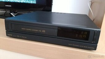 VHS video SANYO VHR-220EE