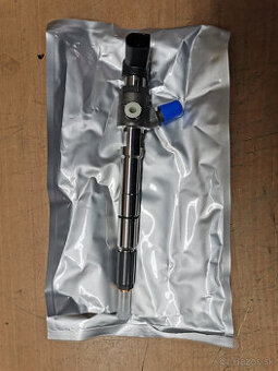 Vstrek 1,6tdi, vstrekovač 03L130277B/S.Nový prvovýroba Octav