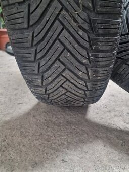 Zimné 215/55 R17