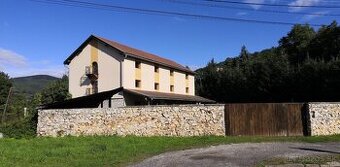 Budova na rôzne účely v Cinobani