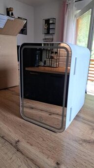 Mini chladnička do auta.