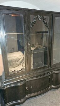Starožitny nabytok- Vitrína