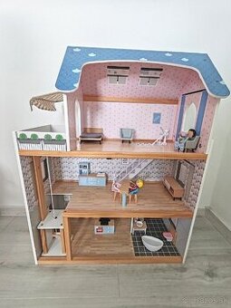 Drevený poschodový domček