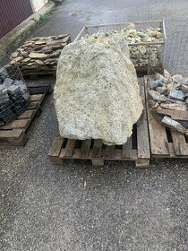 Tufit okrasný kameň