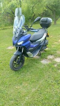 Aprilia sr gt 125