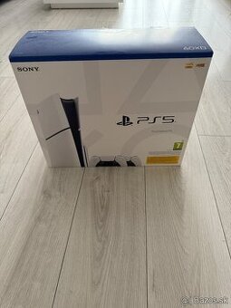 Predam PS 5 Slim s mechanikou 2 ovladace + hra