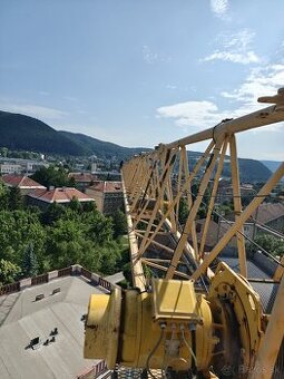 Stavebný žeriav FM 1355 TLX – Výkon a spoľahlivosť pre vás