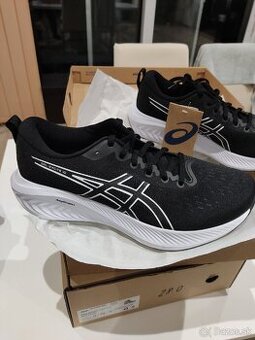 športovú obuv ASICS