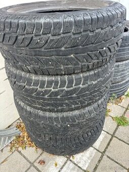 265/60 r 18 v