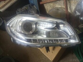 Suzuki S-cross svetlo