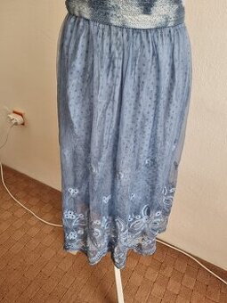 nová bledomodrá  tylová vyšívaná sukňa veľ. S