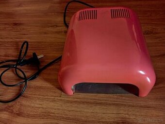 Ružová UV lampa na nechty Inginails - 36W, 120s časovač