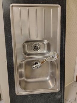 predám  kuchynský drez + batéria