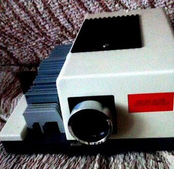 diaprojektor ZEISS ICON.Pozrite aj iné moje inzeráty.