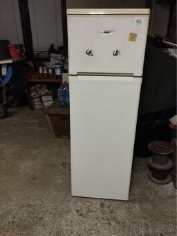 Chladnička s mrazakom