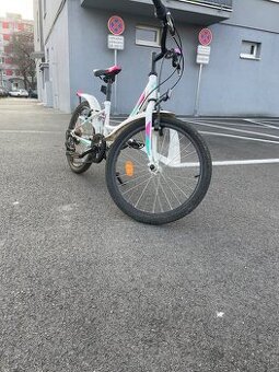 Dievčenský bicykel