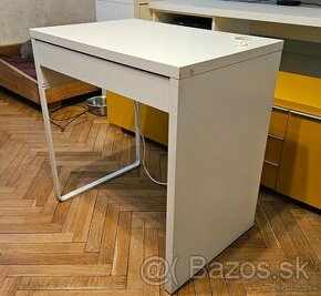 Predam stolik IKEA Micke (73cm x 50cm x 75cm)