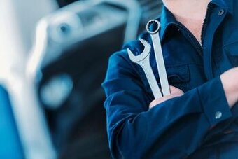 Servis lesných pracovných a poľnohospodarských strojov