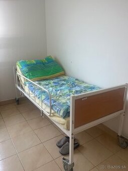 polohovateľná posteľ